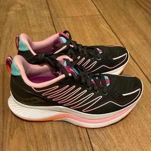 Saucony Endorphin Shift - Size 6.5 EUC